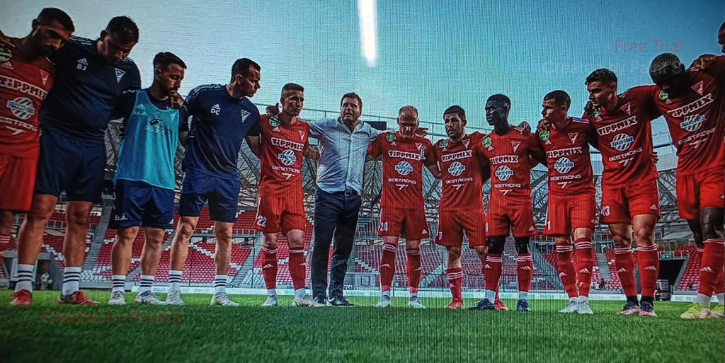 João Janeiro, Portuguese UEFA Pro football coach, leading a team talk on the pitch